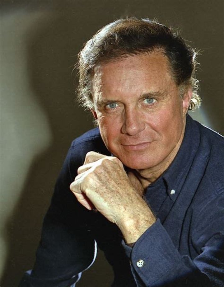 Cliff Robertson Cliff Robertson