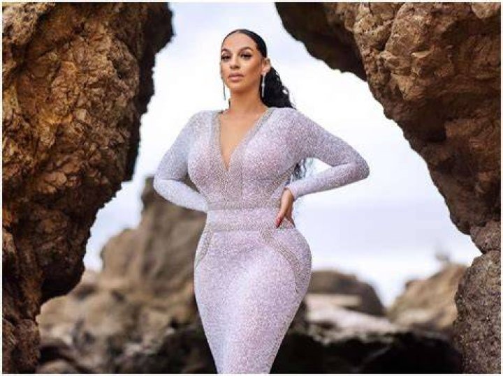 Crystal Renay height is 5 feet 6