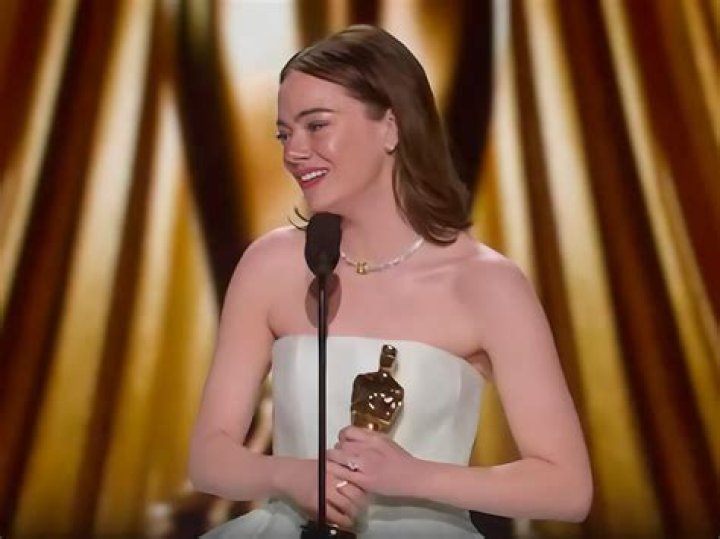 emma stone oscars 2024