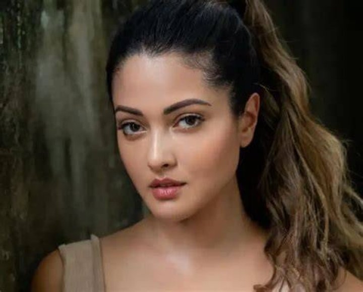 Riya Sen Bra Size, Age, Weight, Height, Measurements