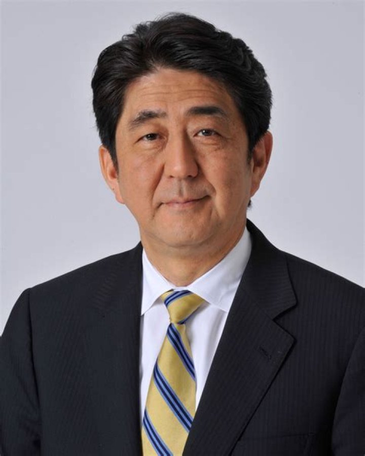 Is Shinzo Abe still alive or dead? 1 Shinzo Abe