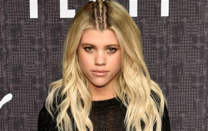 Sofia Richie Bra Size, Age, Weight, Height, Measurements