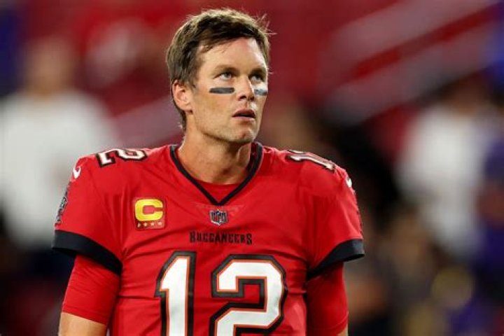 Does Tom Brady's son Jack live with him? 1 Tom Brady