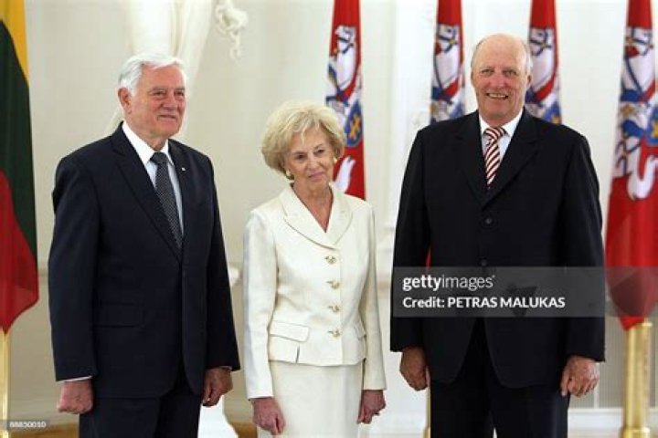Valdas Adamkus Valdas Adamkus